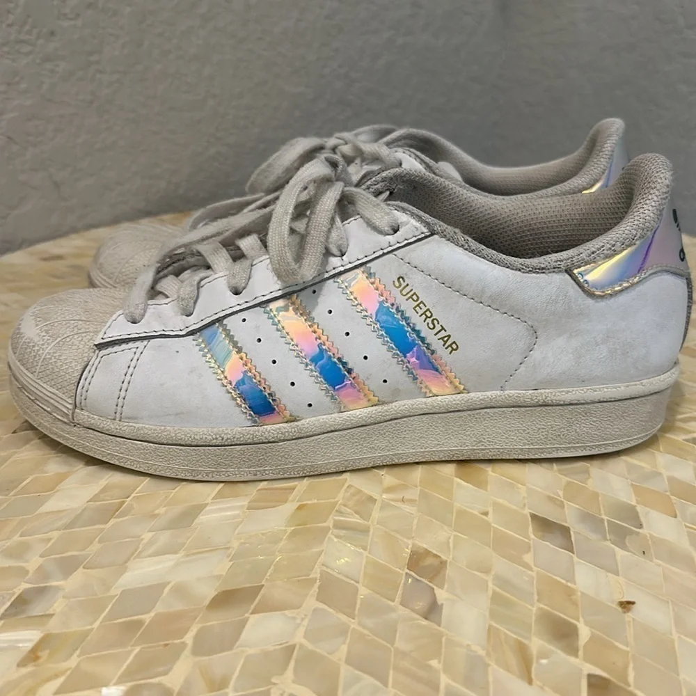 Adidas superstar sneakers girls size 4.5